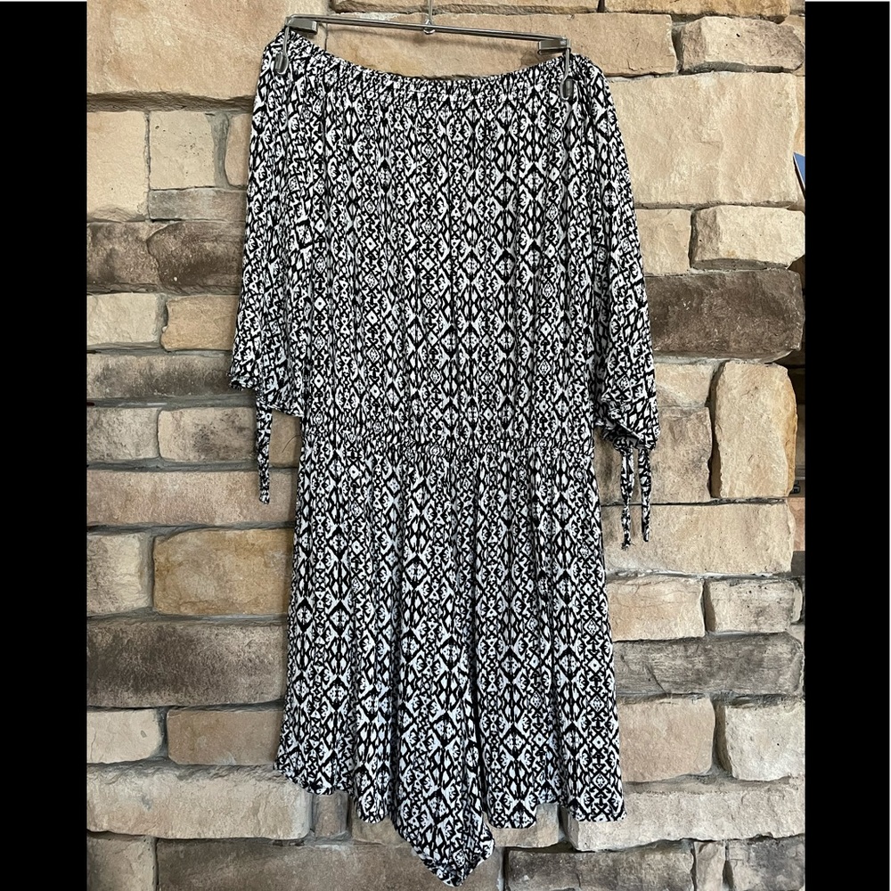 Love Addy Designer off shoulder Romper Sz XS